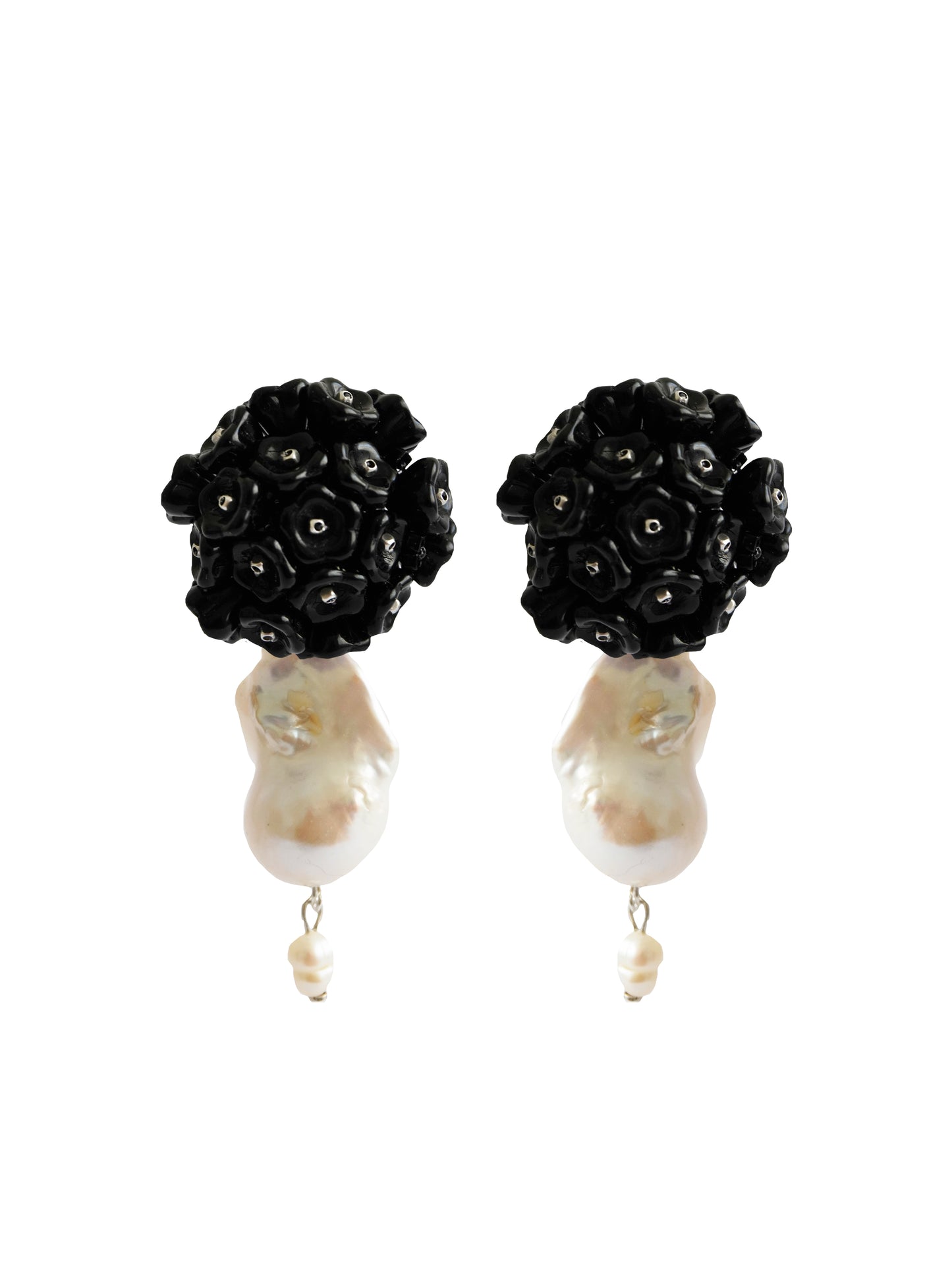 Black Blooming with pearl Earrings