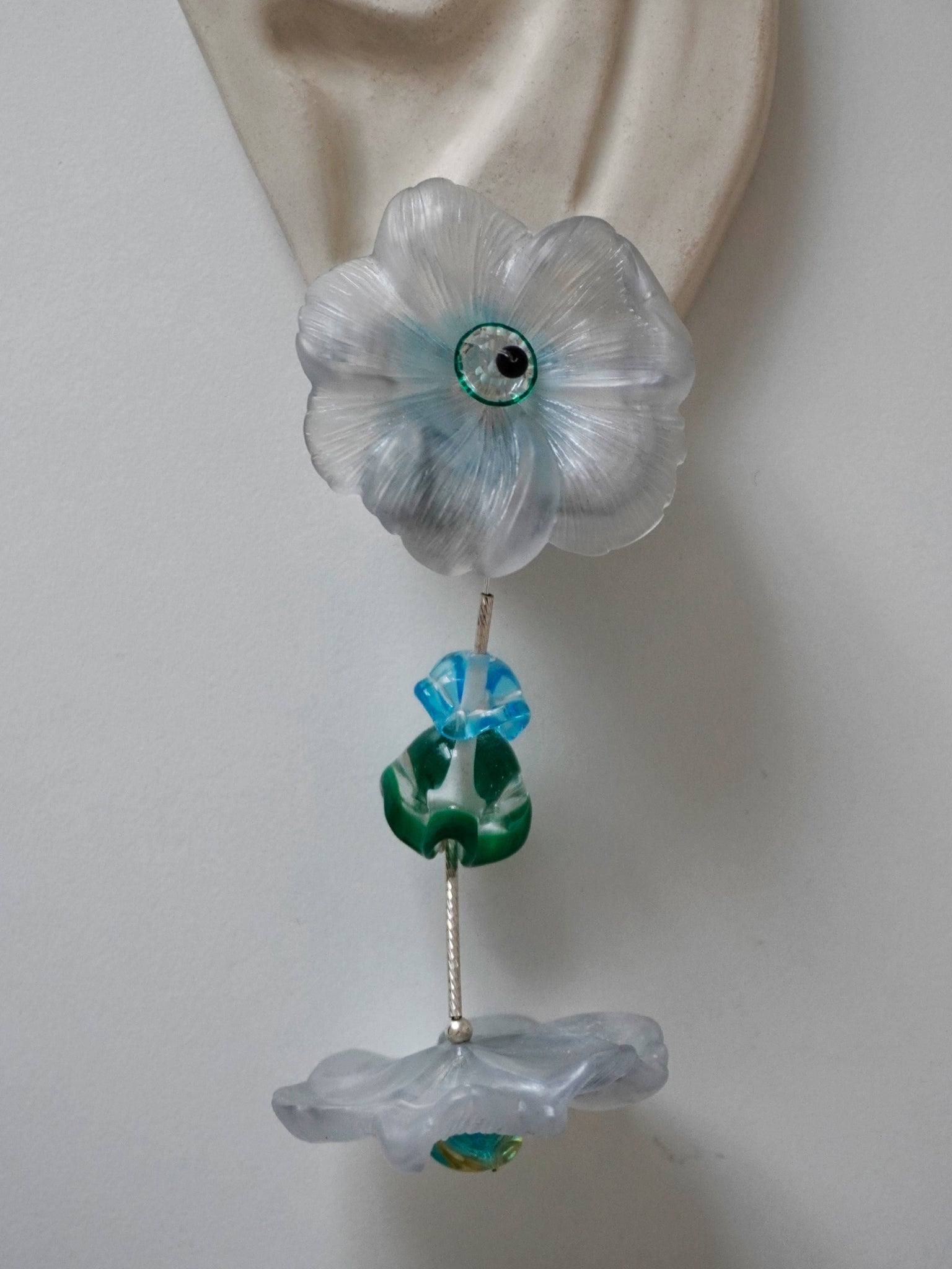 Lady of the Camelias Grey Earring