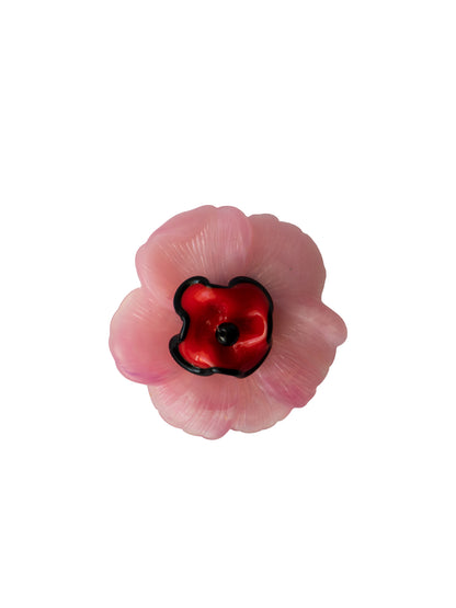 Anillo bordado rosa con diseño floral, flor de vidrio checo y flor de resina vintage, marca Uchaworld.