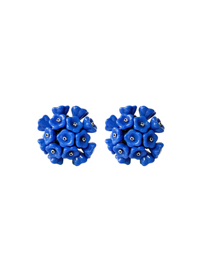 Pendientes bordados azul con flores de cristal de checo, marca Uchaworld.