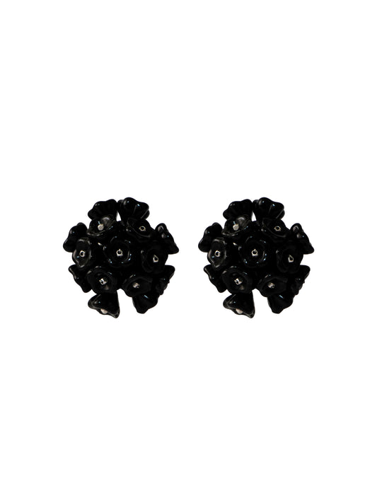 Pendientes bordados negro con flores de cristal de checo, marca Uchaworld.