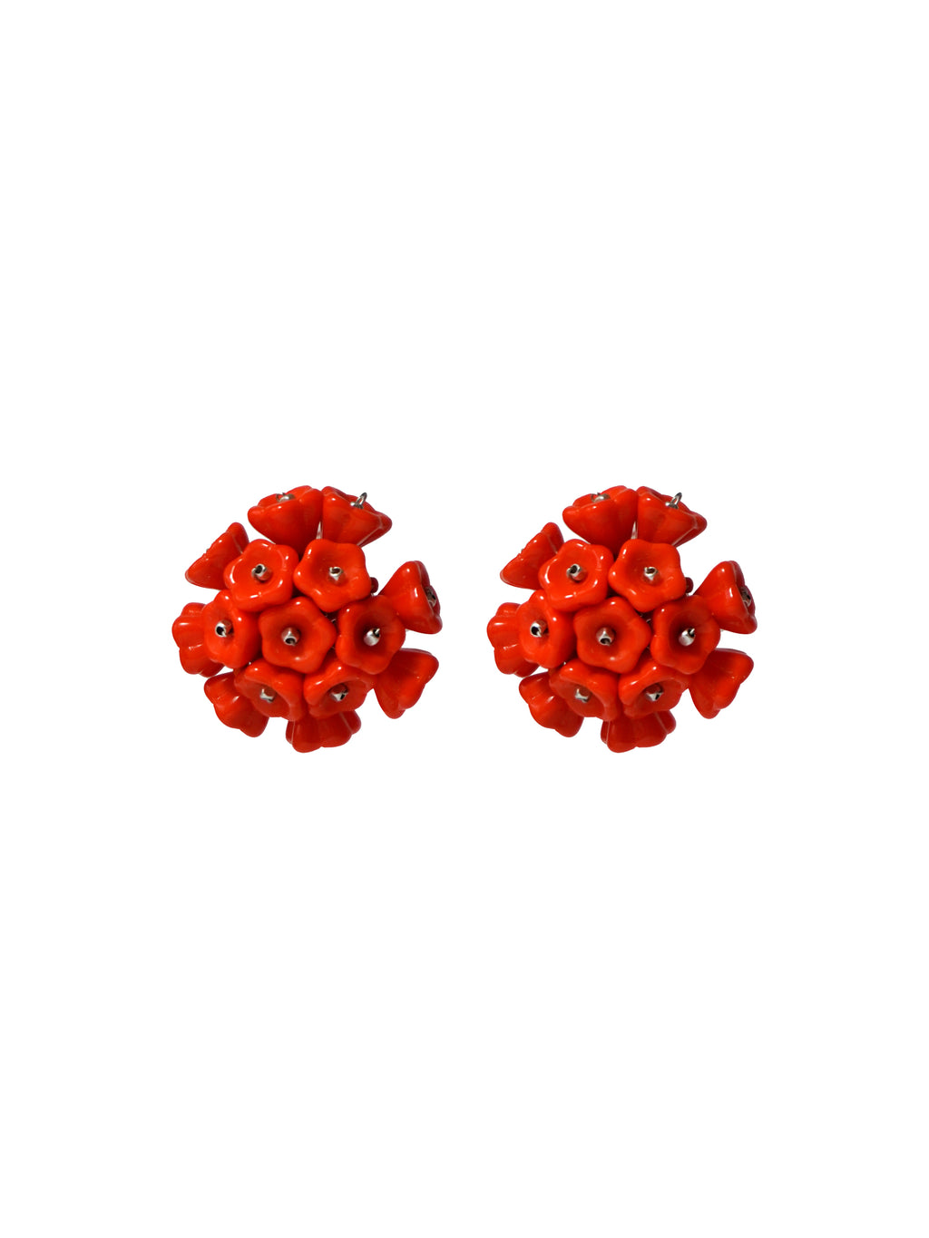 Pendientes bordados rojo con flores de cristal de checo, marca Uchaworld.