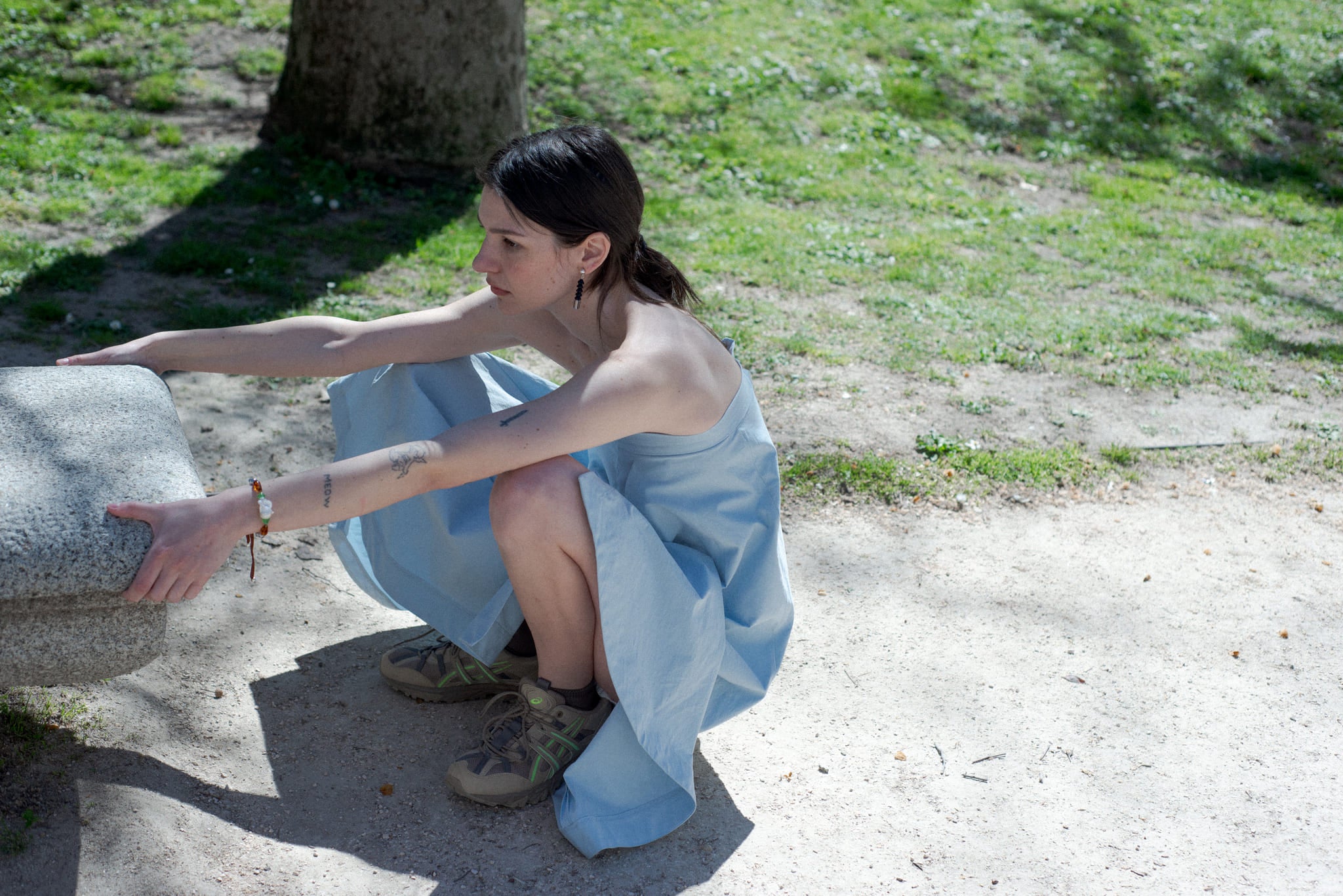 Oruga Black Earrings